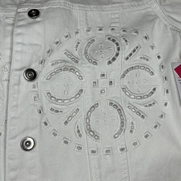 NWT💟SHOE DAZZLE White Jean Jacket Medium - Picture 2 of 9